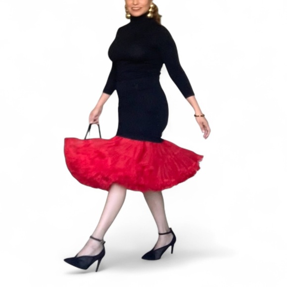 Red Layered Crinoline Underskirt / Statement Skirt. Medium to large - Picture 5 of 5